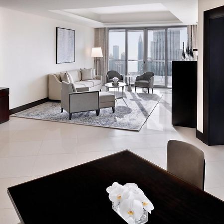 Отель Address Downtown Дубай Экстерьер фото A suite at the Ritz-Carlton, DIFC
