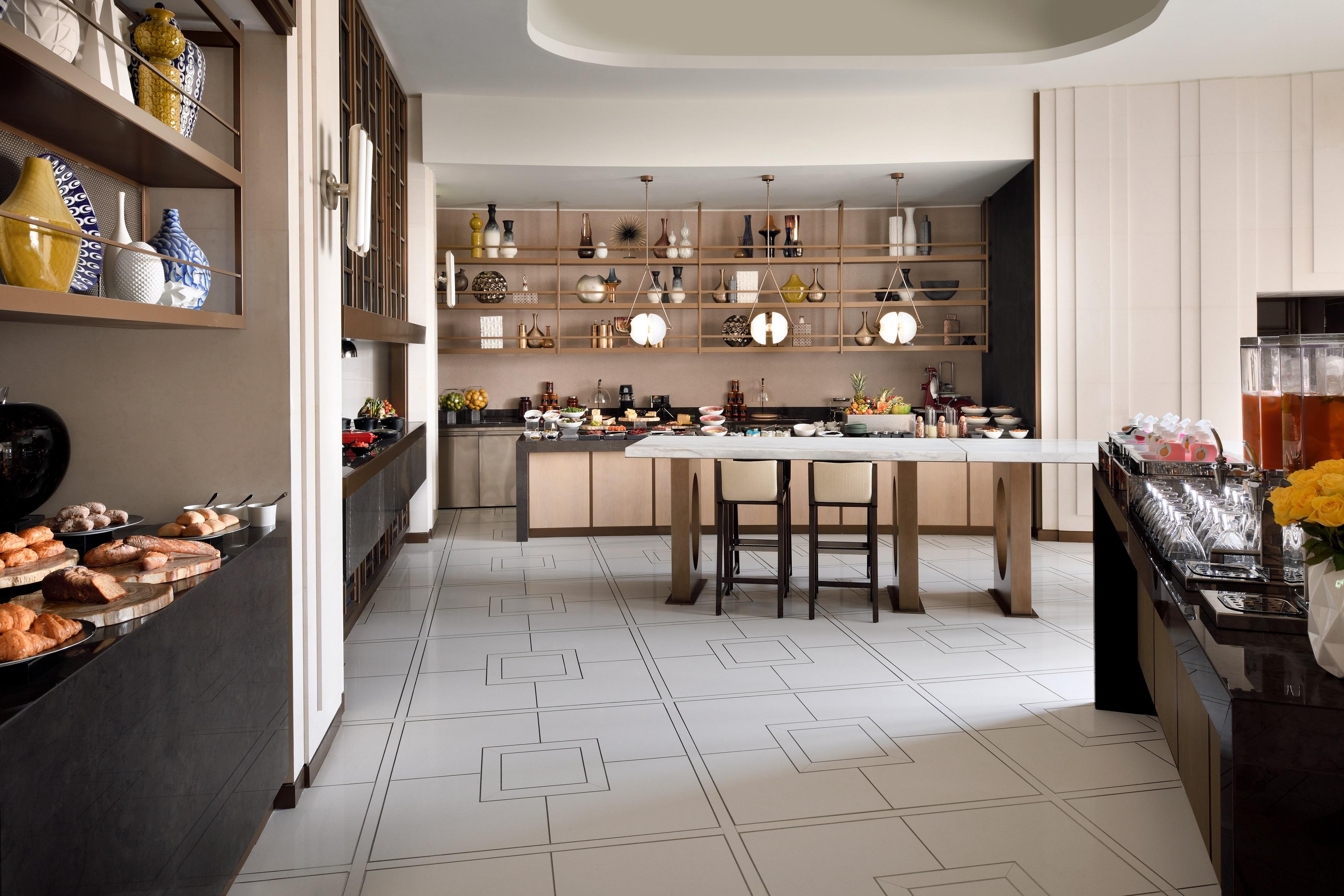 Отель Address Downtown Дубай Экстерьер фото The kitchen at the Ritz-Carlton, Paris