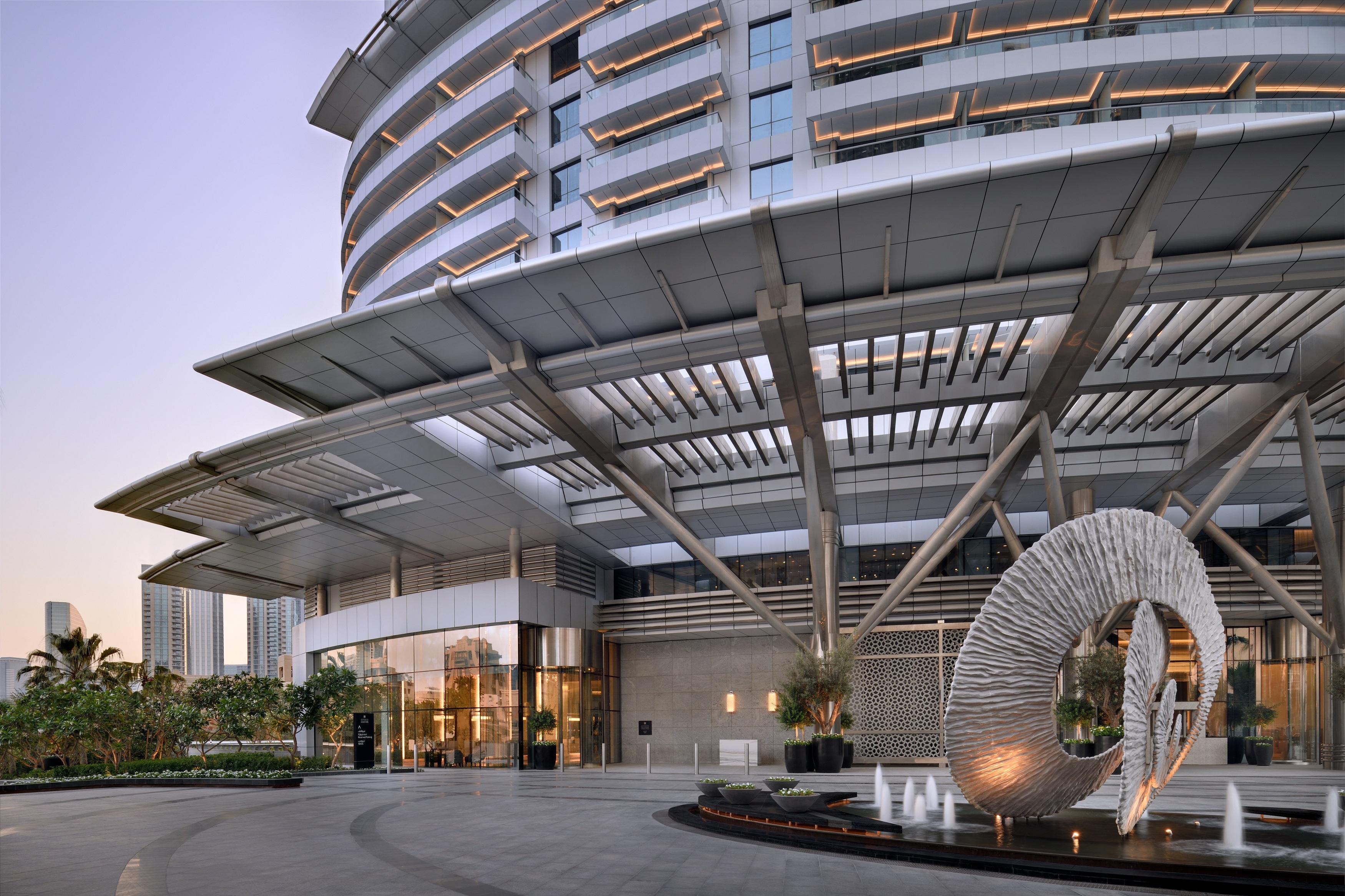 Отель Address Downtown Дубай Экстерьер фото The Ritz-Carlton, DIFC