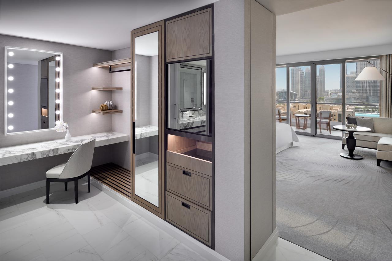 Отель Address Downtown Дубай Экстерьер фото A bathroom in a suite at The Ritz-Carlton, Downtown, Dubai